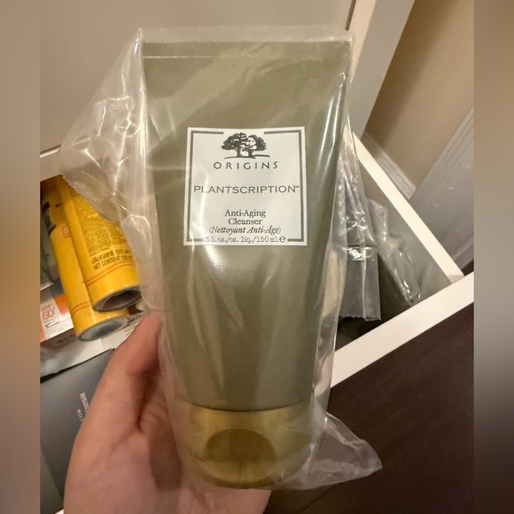 New origins anti aging cleanser - Picture 2 of 2